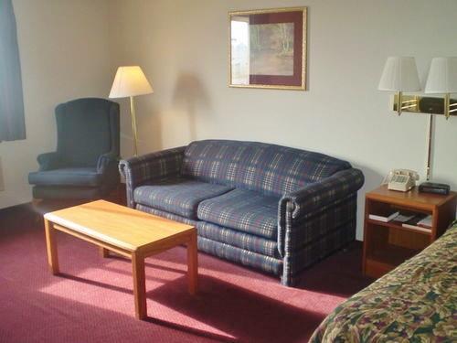 Econo Lodge Gaylord Room photo